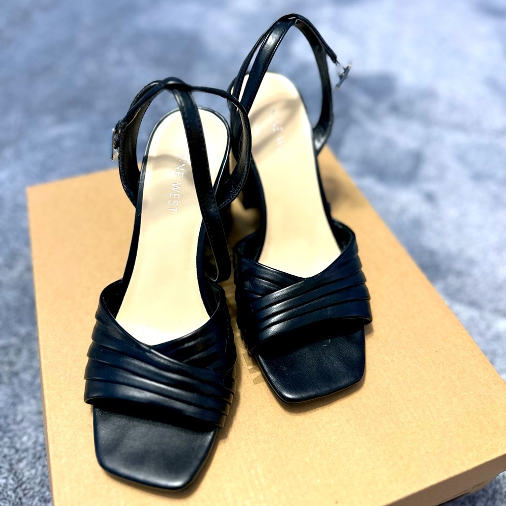 Heels - Picture 2 of 3